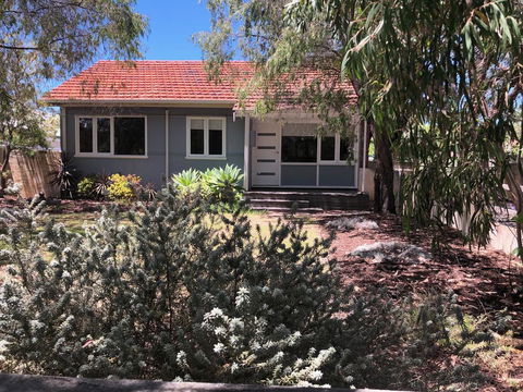 Barefoot Beach Cottage - Busselton - Getaway Accommodation 2