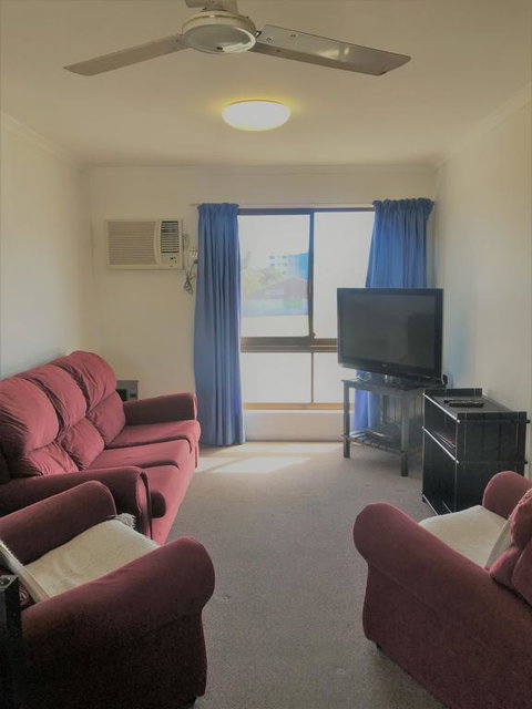 Bargara Beach Motor Inn - Getaway Accommodation 3
