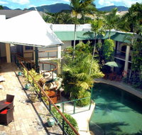 Bay Village Tropical Retreat  Apartments - Getaway Accommodation