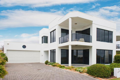 Bayside Beauty - Getaway Accommodation 1