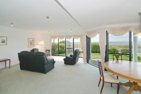 Bayside Beauty - Getaway Accommodation 2