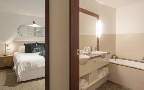 Beach Suites - Getaway Accommodation 1