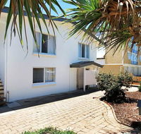 Beachcomber Unit 4- Beachside Unit - - Getaway Accommodation