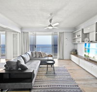 Beachfront Luxury 3 bedroom in the heart of Surfers Paradise - Ocean views plus indoor/outdoor pool - Getaway Accommodation