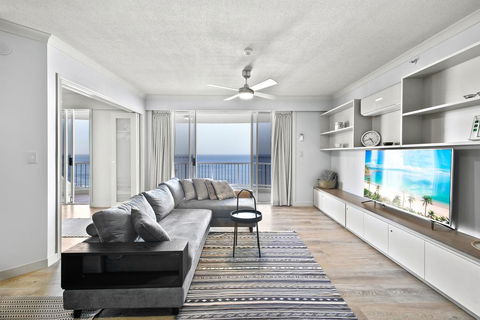 Beachfront Luxury 3 Bedroom In The Heart Of Surfers Paradise - Ocean Views Plus Indoor/outdoor Pool - Getaway Accommodation 0