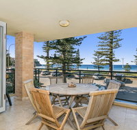 Beachfront on Golden Mile - Getaway Accommodation