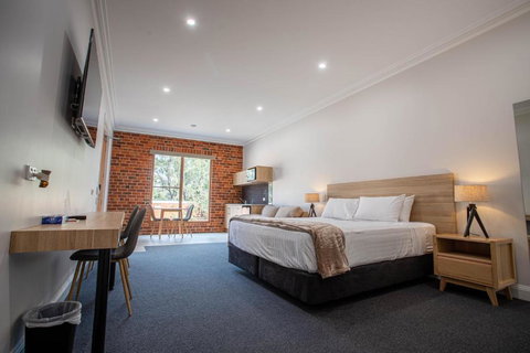 Red Waratah Accommodation - Getaway Accommodation 2