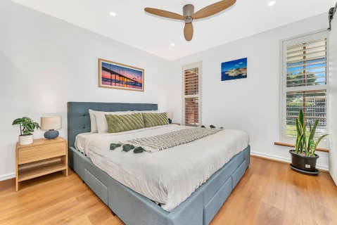 Redbrick Retreat - Generous Coastal Escape - Getaway Accommodation 2