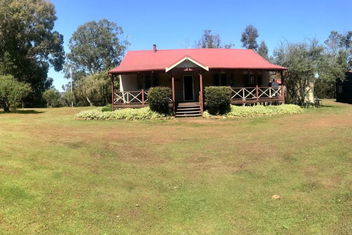 River Cottage Retreat Jalbarragup with Getaway Accommodation