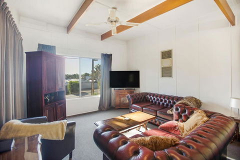 Riverglades Murray Bridge - Getaway Accommodation 1