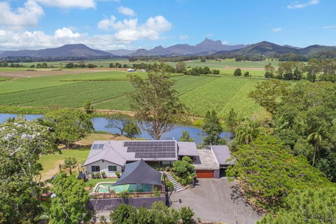 Riverview Homestead - Bring The Boat! - Getaway Accommodation 0