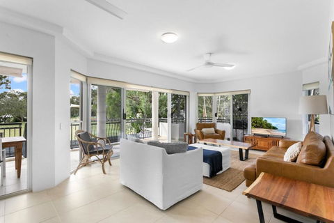 Riviera Noosa Resort - Getaway Accommodation 0