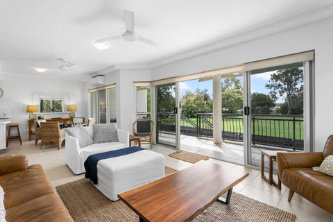 Riviera Noosa Resort - Getaway Accommodation 1