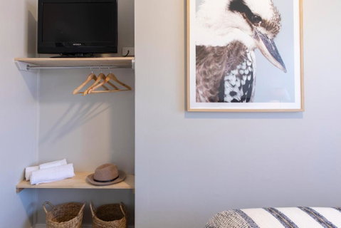Robertson Public House And Kitchen - Getaway Accommodation 1