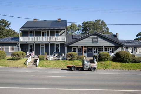 Robertson Public House And Kitchen - Getaway Accommodation 0