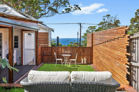 Romanic Garden View 1 Bed Apartment With Ocean Views At Stanwell Tops - Getaway Accommodation 0