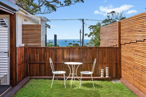 Romanic Garden View 1 Bed Apartment With Ocean Views At Stanwell Tops - Getaway Accommodation 3