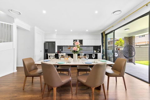 Rouse Hill Fancy 5bedrooms House - Getaway Accommodation 0