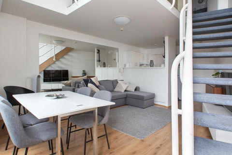 S203S - The Loft By Darling Harbour - Getaway Accommodation 1
