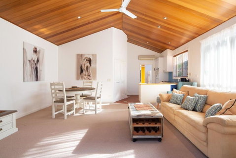 Sails Two Inverloch - Getaway Accommodation 2