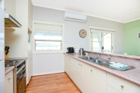 Salt - Aldinga Beach - C21 SouthCoast Holidays - Getaway Accommodation 2