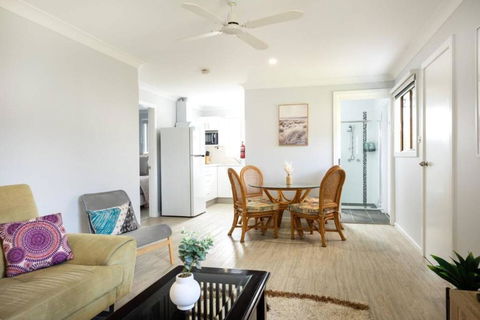 Salty Vibes - Getaway Accommodation 3