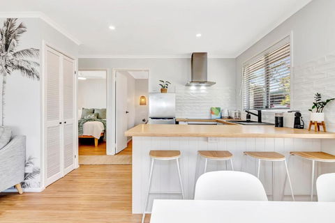 Sanbis Cabin - Hidden Boutique Retreat, Sea Views - Getaway Accommodation 3