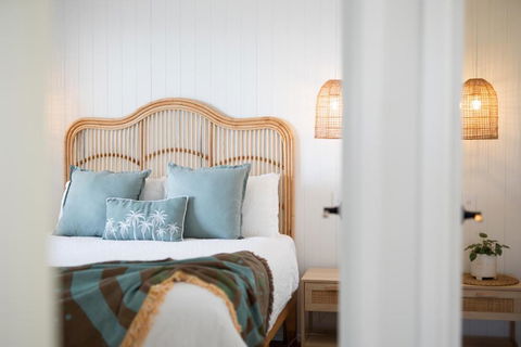 Sanbis Cabin - Hidden Boutique Retreat, Sea Views - Getaway Accommodation 0