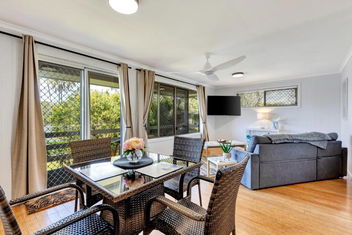 Sanctuary Lakes Fauna Retreat with Getaway Accommodation