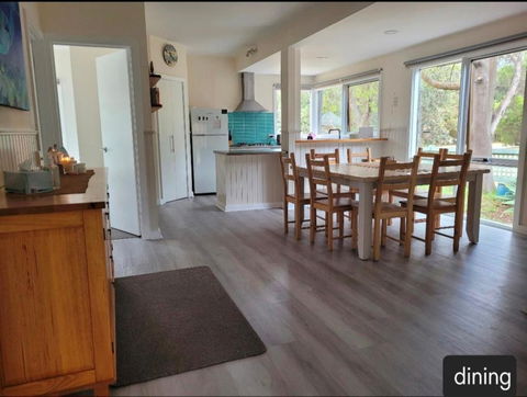 Sanders Beach House - Getaway Accommodation 3