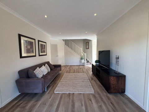 Sandpiper 10 - Close To Town And Beach - Getaway Accommodation 2