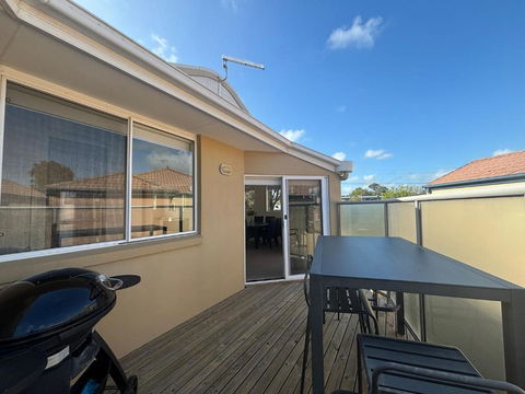 Sandpiper 10 - Close To Town And Beach - Getaway Accommodation 3