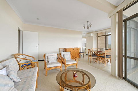 Sandpiper 9 25 Waugh Street - Getaway Accommodation 1