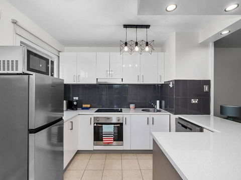 Sandy Bay Apartment With Hobart River View, Near UTAS - Stroll To Cafes And Shops - Getaway Accommodation 3
