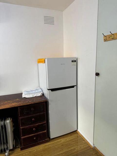 Springvale Couple Room With Shared Bathroom - Getaway Accommodation 3