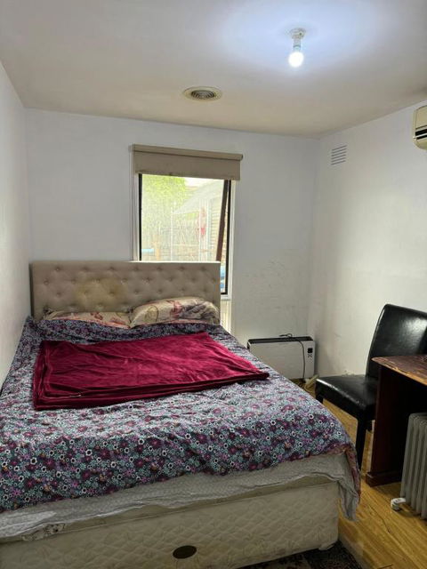 Springvale Couple Room With Shared Bathroom - Getaway Accommodation 0
