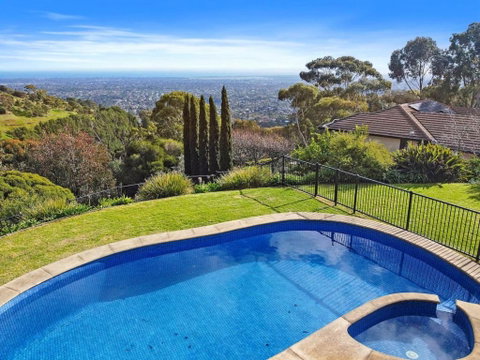 Sunset Estate In Mount Osmond - Getaway Accommodation 1