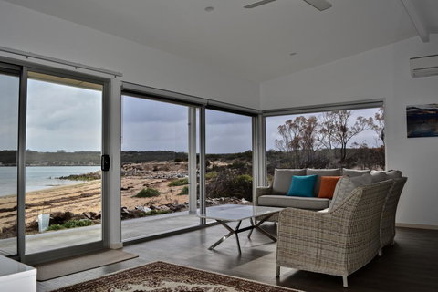 Beachside - Getaway Accommodation 0