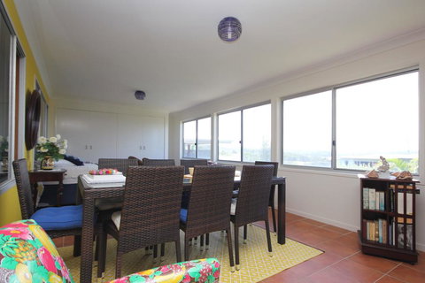 BEACHVIEW - 14 Second Ave , Bonny Hills - Getaway Accommodation 3