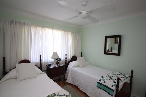 BEACHVIEW - 14 Second Ave , Bonny Hills - Getaway Accommodation 2