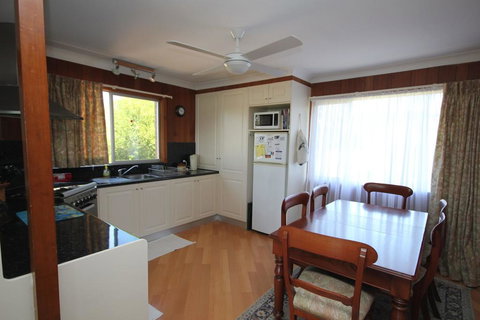 BEACHVIEW - 14 Second Ave , Bonny Hills - Getaway Accommodation 1