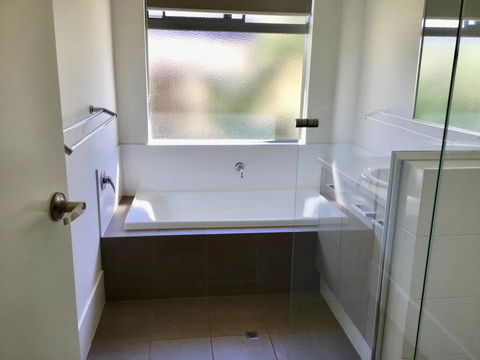 Beachwood House - Broadwater - Getaway Accommodation 3