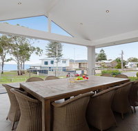 Beauty and the Beach' 88 Foreshore Drive - large home with WIFI  water views - Getaway Accommodation