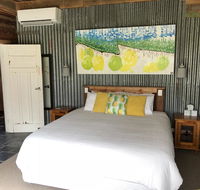 Bed in a Shed Vineyard Stay - Getaway Accommodation