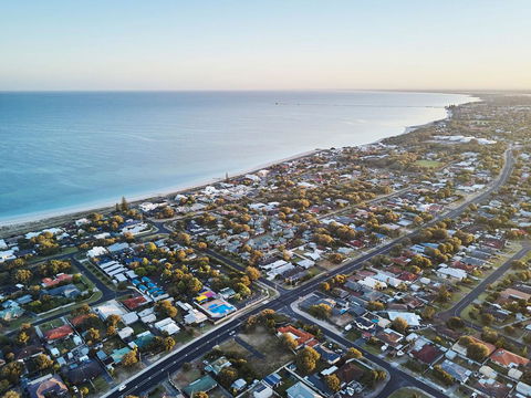 BIG4 Beachlands Holiday Park - Getaway Accommodation 0