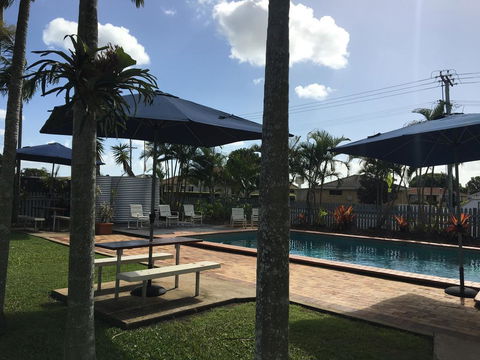 BIG4 Cane Village Holiday Park - Getaway Accommodation 0
