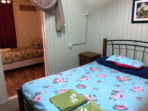 Bluff Hotel - Getaway Accommodation 0