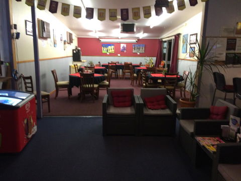 Bluff Hotel - Getaway Accommodation 2