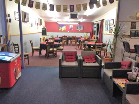 Bluff Hotel - Getaway Accommodation 3
