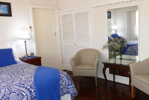 Boathouse Bunbury Bed & Breakfast - Getaway Accommodation 1